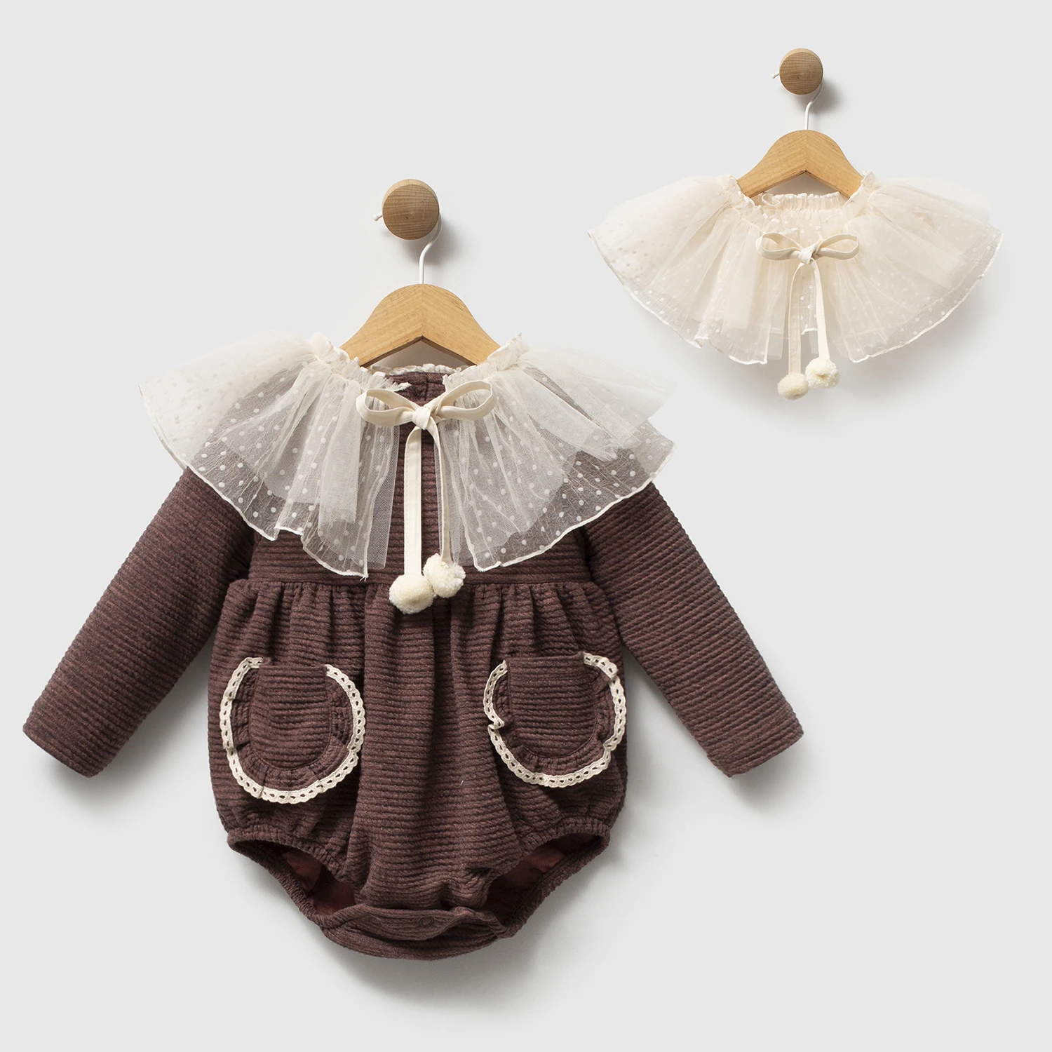 Milly Kahverengi Pelerinli Kız Bebek Romper