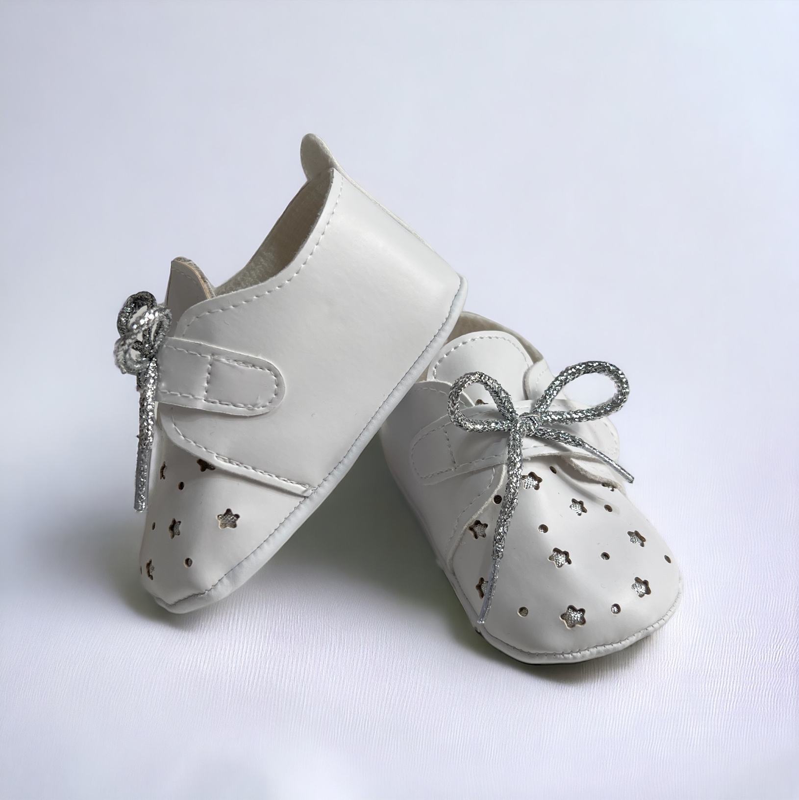 Beyaz Yıldızlı Kız Bebek Ayakkabı