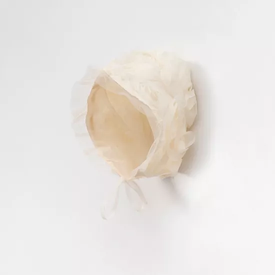 Ekru Güllü Kız Bebek Bone